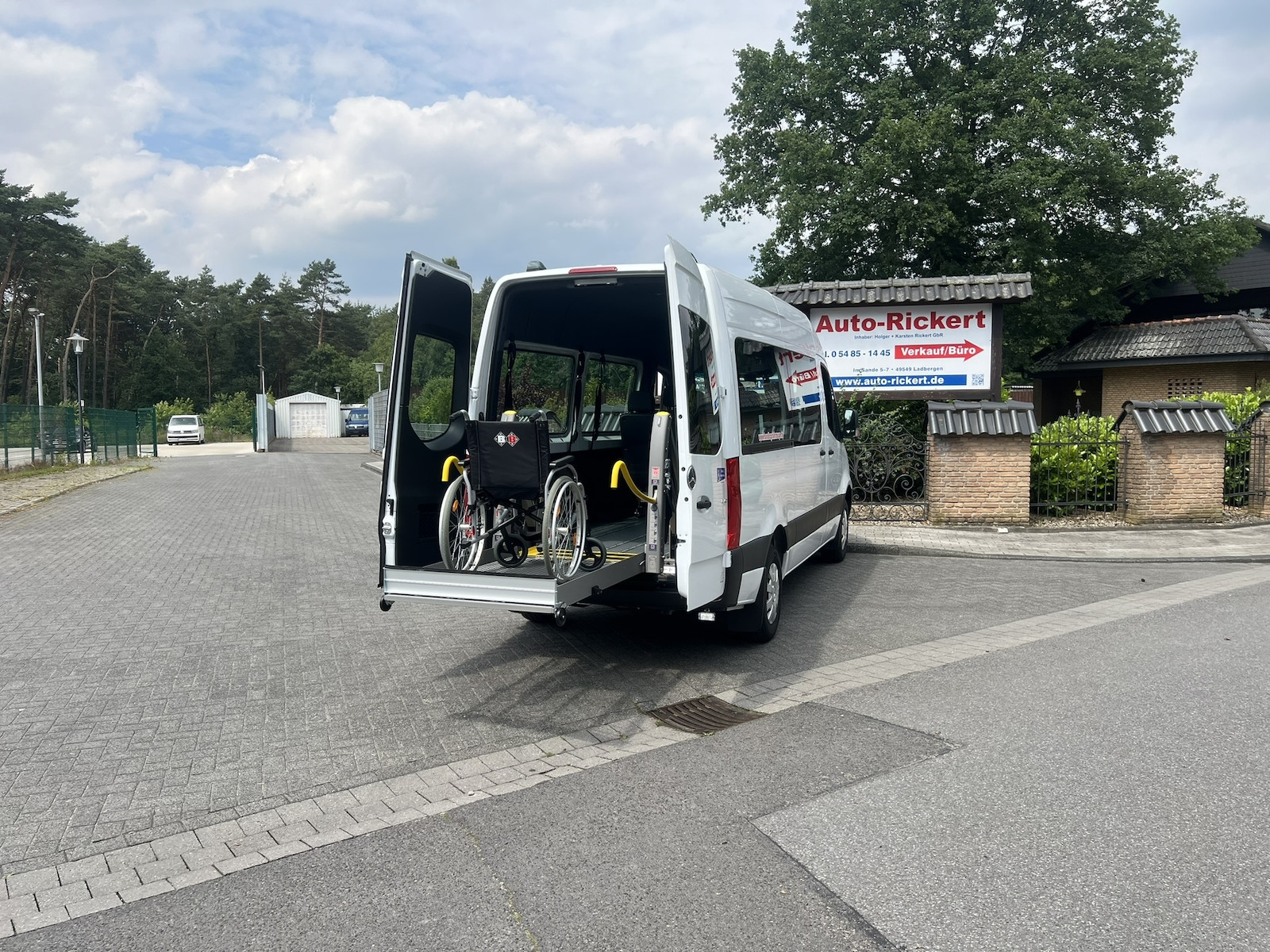 Mercedes-Benz Sprinter III 311 CDI Tourer, AMF Rollstuhlumbau, Linearlift