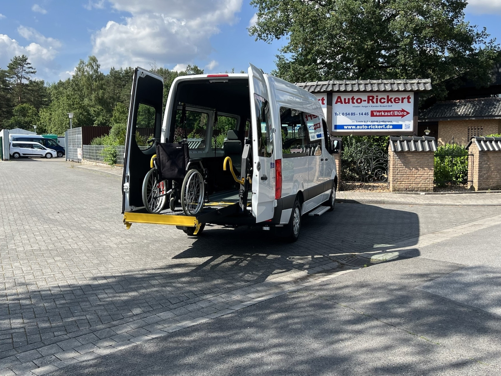 Mercedes-Benz Sprinter III Tourer 311 CDI, 4 Rolliplätze, Lift, Systemboden