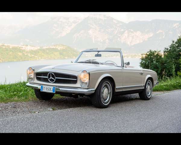 Mercedes-Benz SL 230