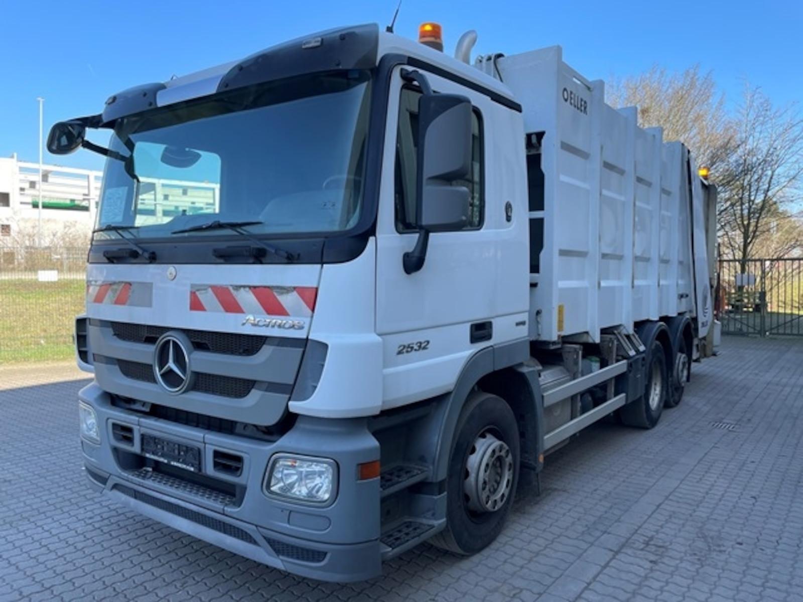 Mercedes-Benz 2532 6x2 Actros MP3 Zöller Medium XL/Schüttung