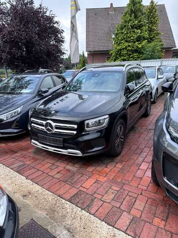 Mercedes-Benz GLB 220