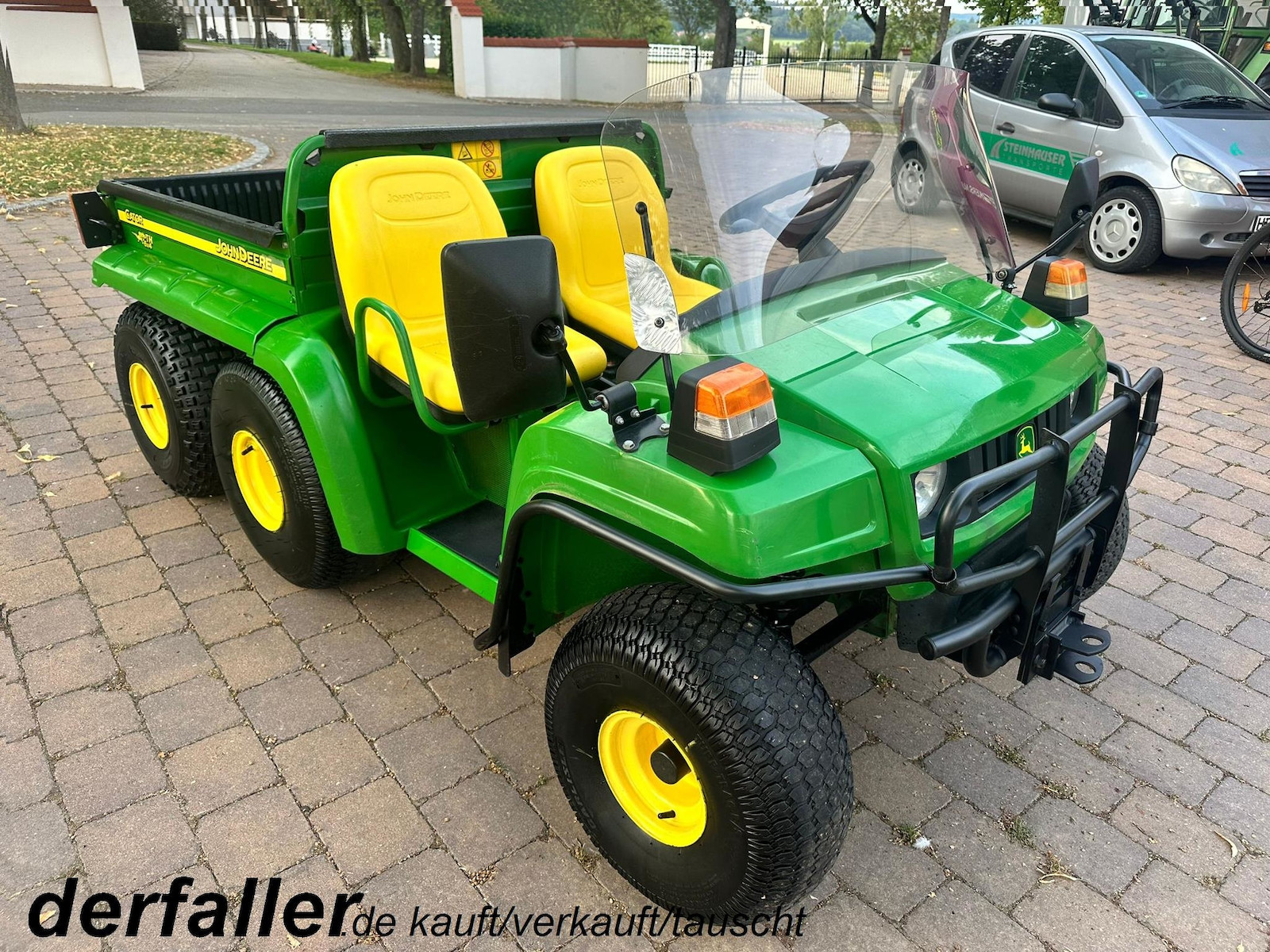 John-Deere Gator TH 6x4