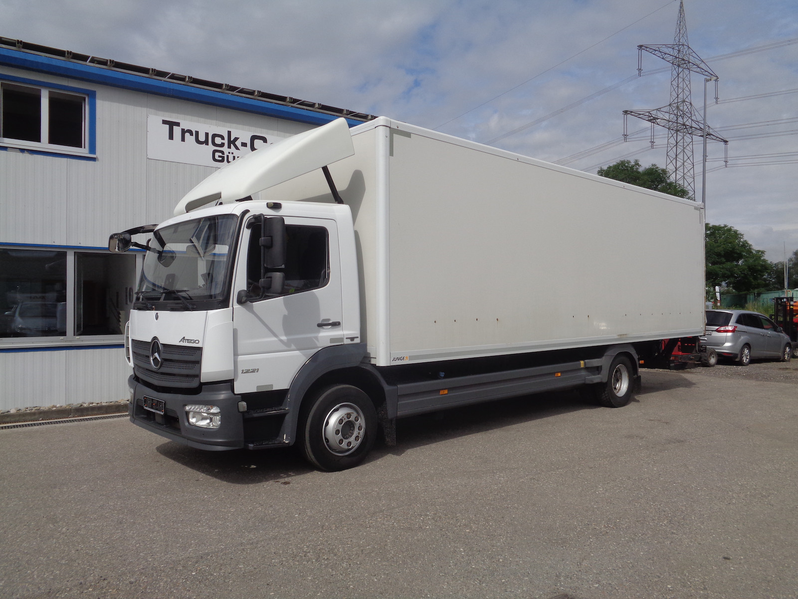 Mercedes-Benz Atego 1221 L 8,1 M Koffer LBW RFK EU6