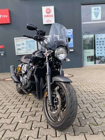 Yamaha XJR 1300 Navi,Komfort Sitzbank,Protech Hebel & w.Extras