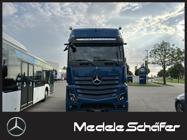 Mercedes-Benz Actros Giga Space