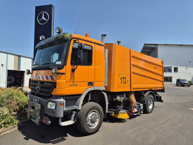 Mercedes-Benz Actros 2032 A 4x4 Bucher STKF 9500 Airport 30x