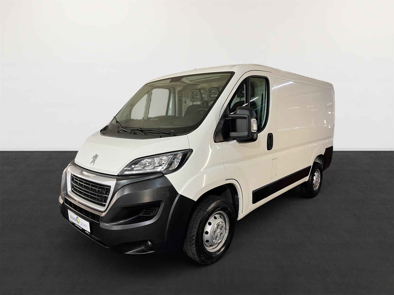 Peugeot Boxer 330 2.2 BlueHDi Pro L1H1 S&