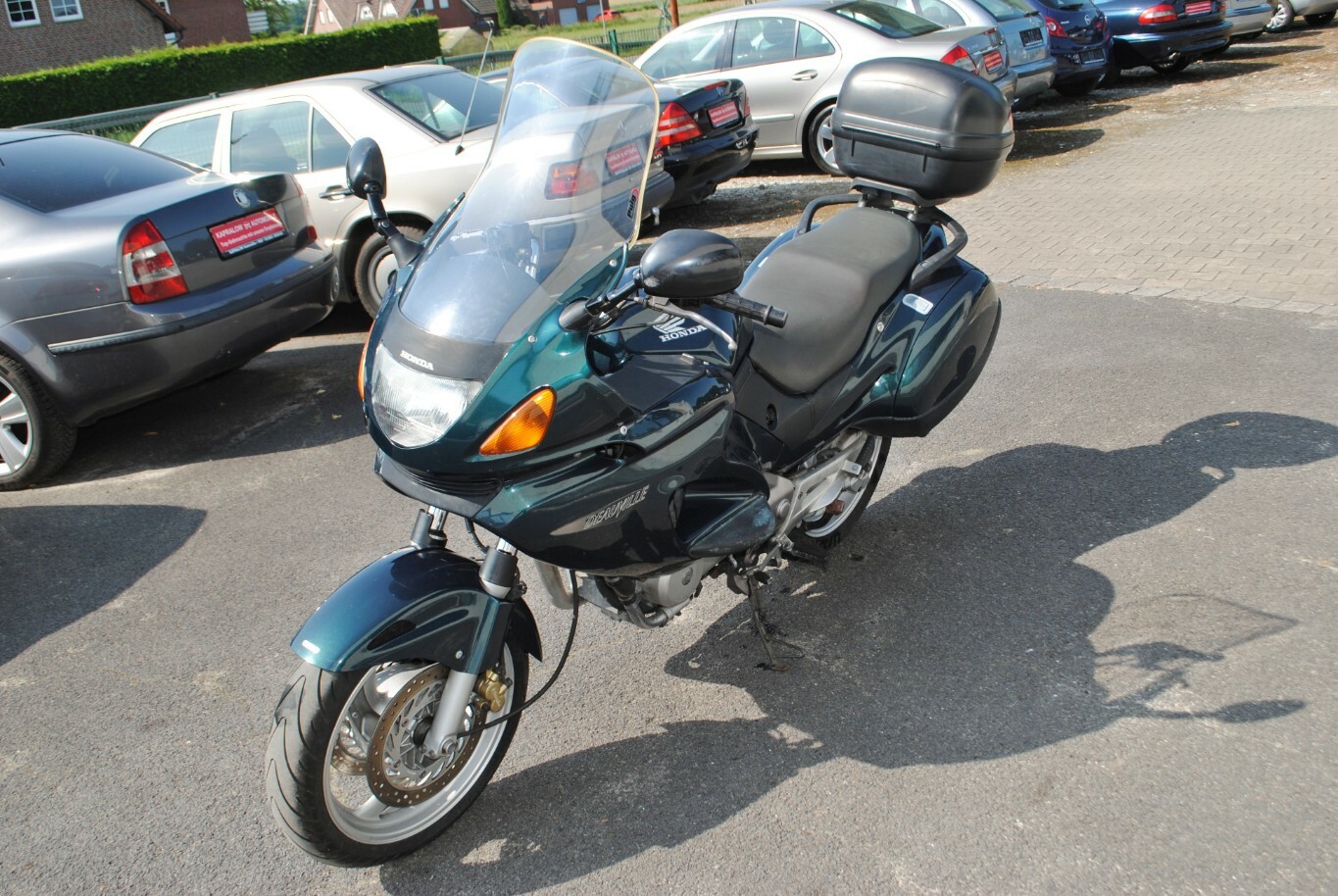 Honda Deauville NT650 RC47 V*Inspektion Neu*TÜV 05.2026*