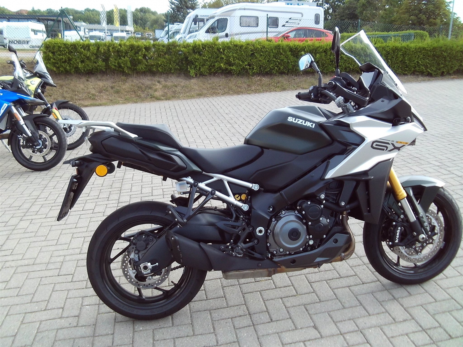 Suzuki GSX-S1000GX, Griffheizung