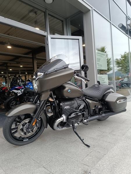 BMW R 18 B mit Jekill & Hyde Aupuffanlage