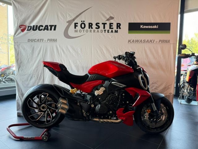 Ducati Diavel V4 Edition DUCATIPIRNA