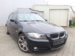 BMW 325i Touring BLACK & BEIGE / XENON,LEDER,NAVI+