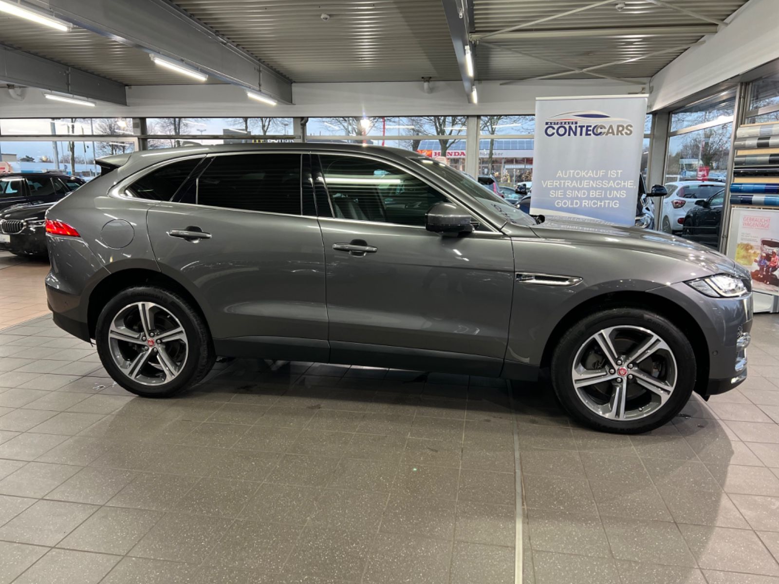 Jaguar F-Pace