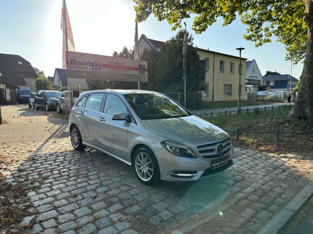 Mercedes-Benz B 180