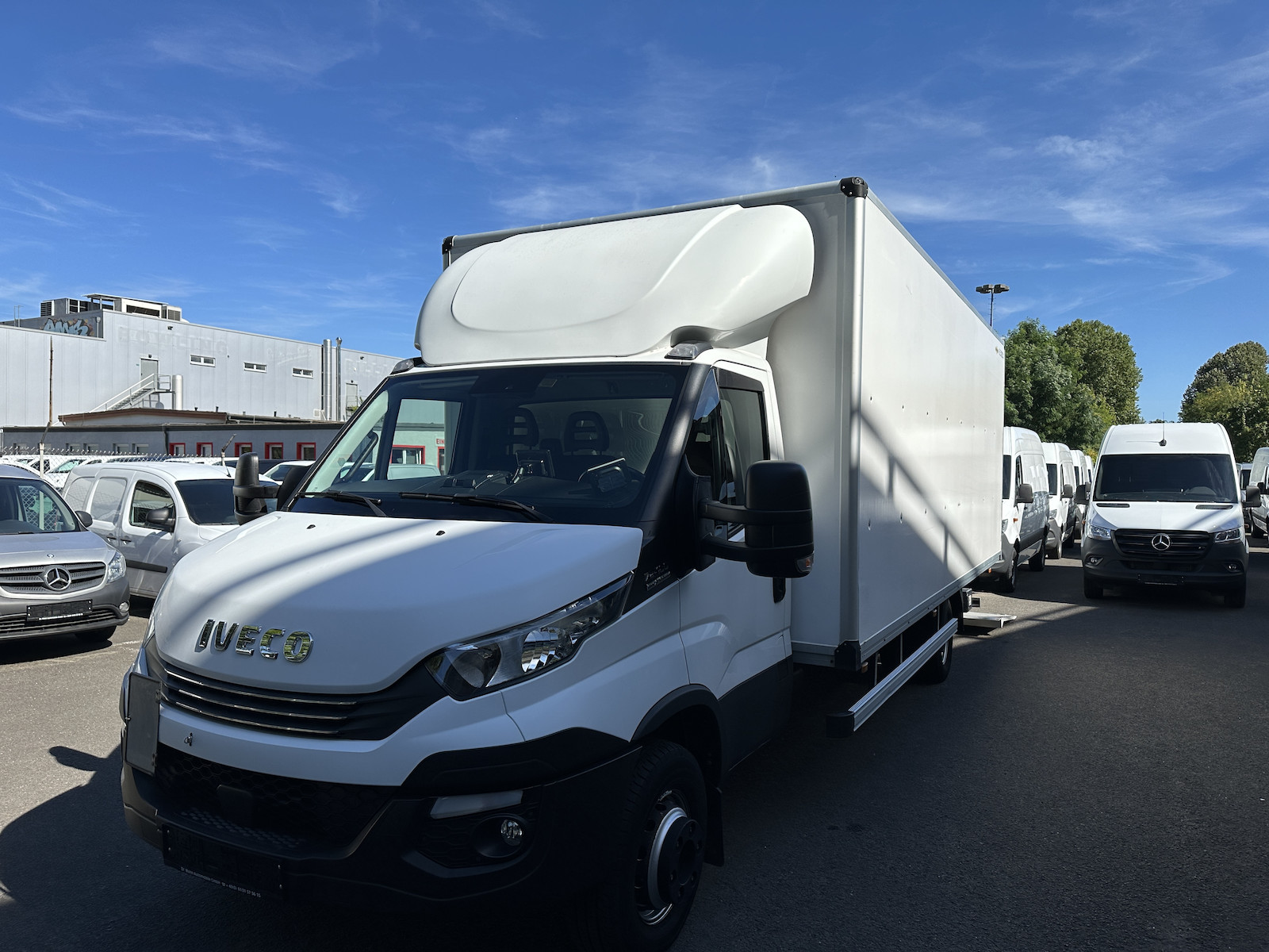 Iveco 70C18 Autom Koffer LBW Kamera Spoiler