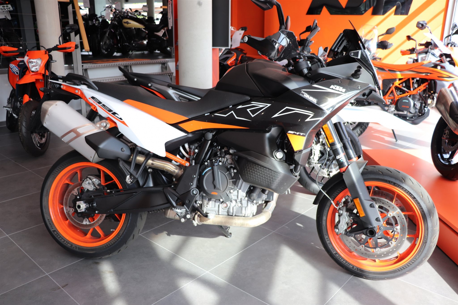 KTM 890 SMT, wenig KM|inkl. TECH-Paket