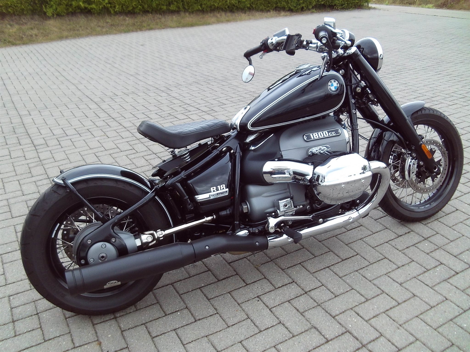 BMW R 18, Bobber, J&H Klappenauspuff