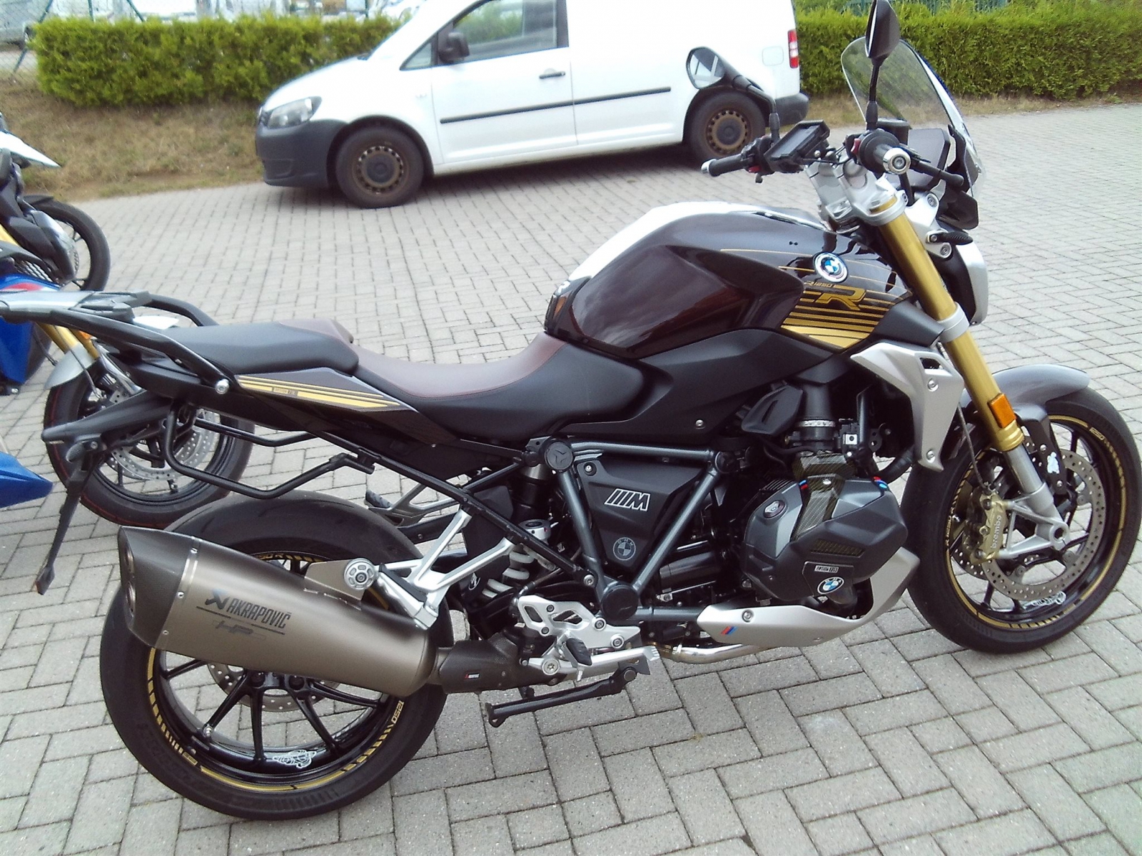 BMW R 1250 R, Option 719, top Zustand, Akra