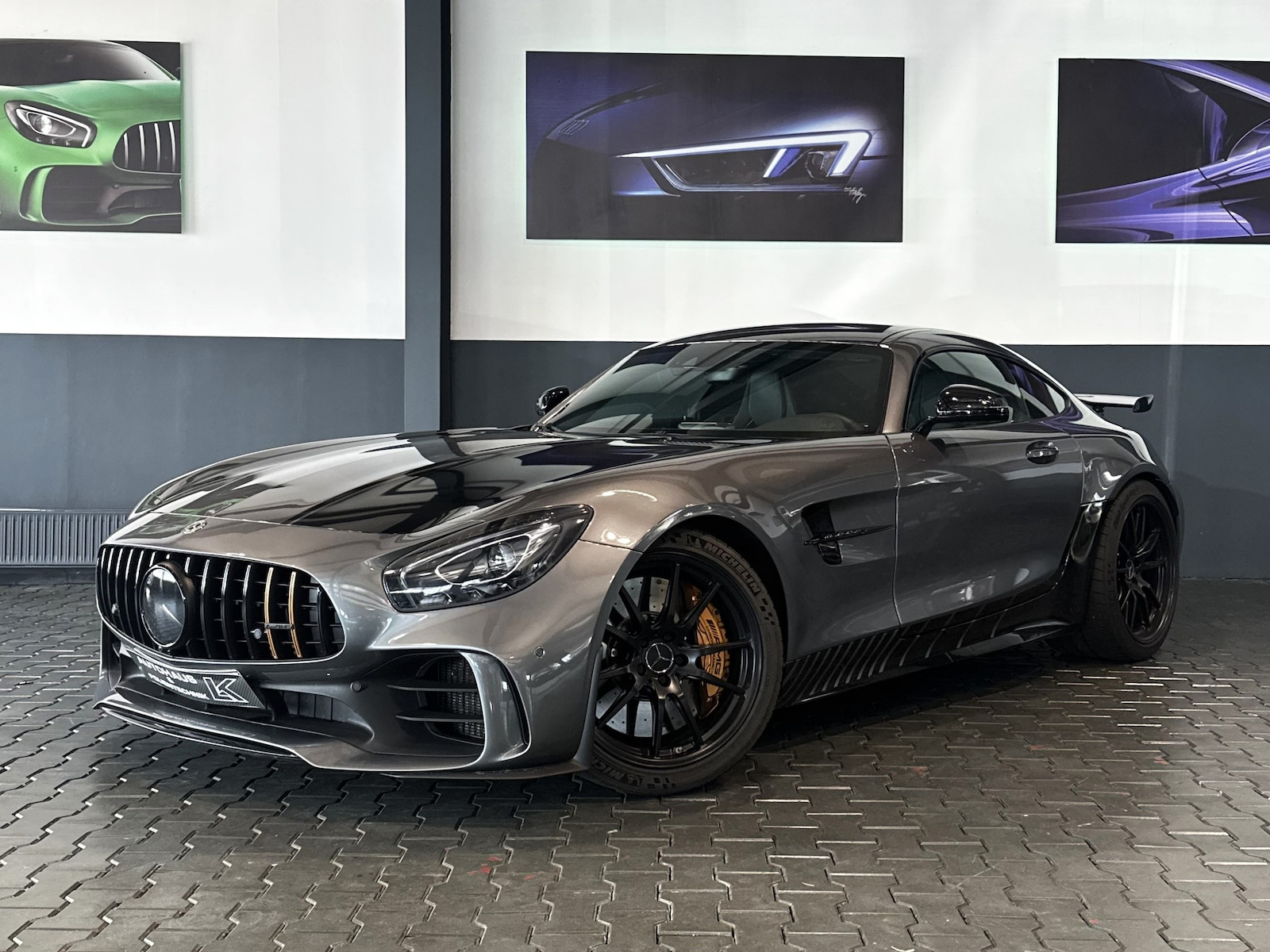 Mercedes-Benz AMG GT R