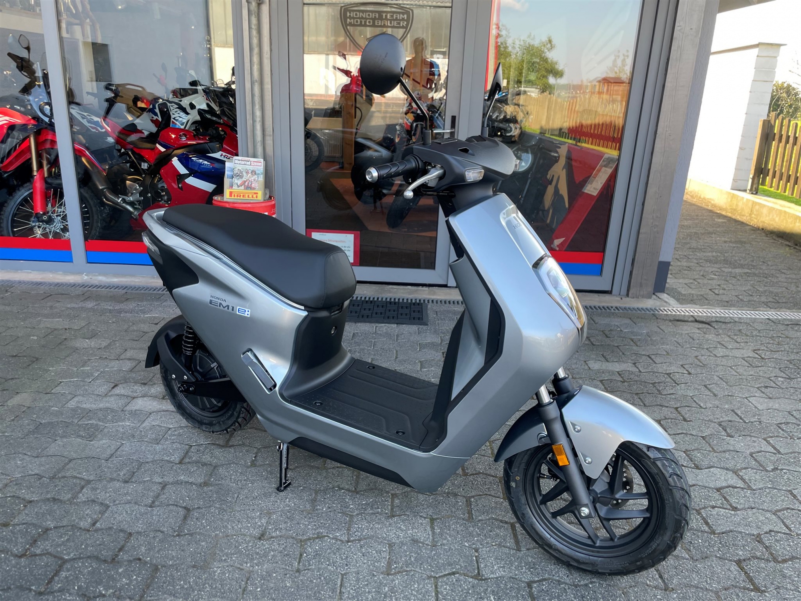 Honda EM1 e, Elektroroller / 45 km/h / 40,00 monatlich