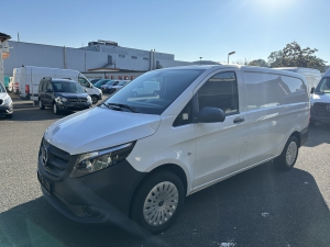 Mercedes-Benz Vito Kasten 4x4 114 lg AHK2,5 to Webasto Sortimo