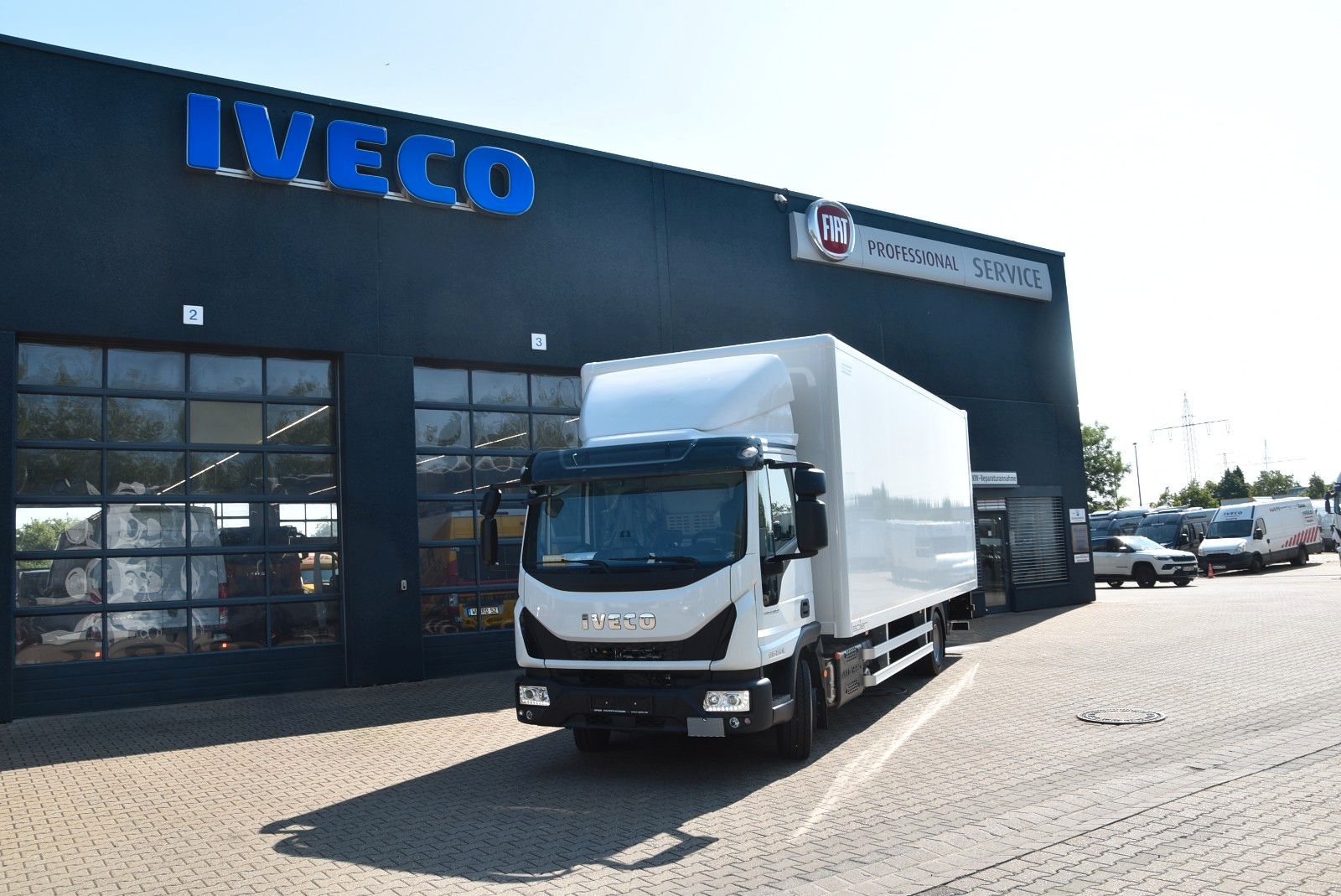 Iveco Eurocargo 120E28-P Trockenfrachtkoffer LBW 1500