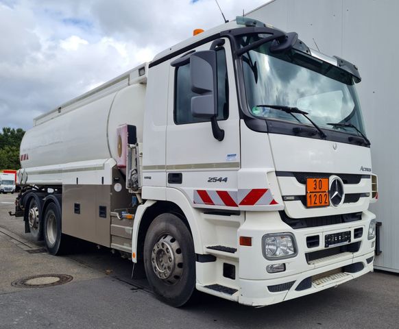 Mercedes-Benz 2544 L Actros 6x2*4 MP3 Lift-/Lenkachse Willig