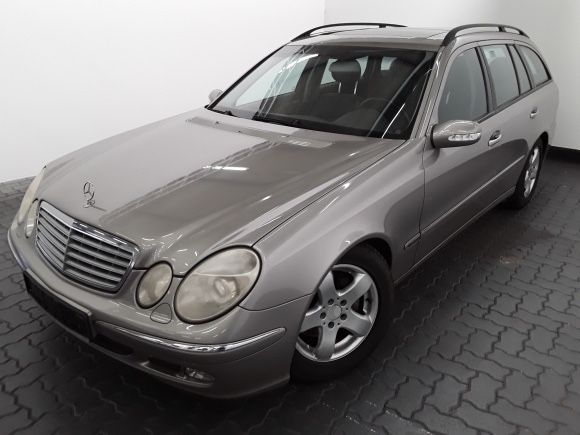 Mercedes-Benz E 320