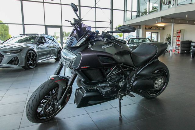 Ducati Diavel Carbon *WINTERAKTIONSPREIS*