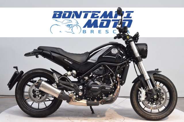 Benelli Sonstige Leoncino 500 2023 - 4.000 KM + PATENTE A2