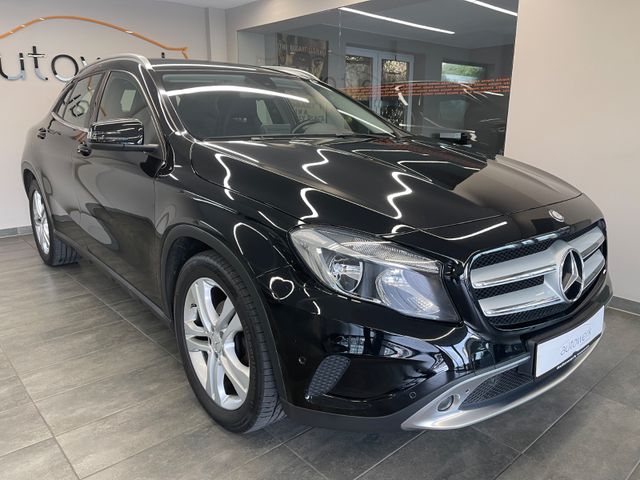 Mercedes-Benz GLA 220