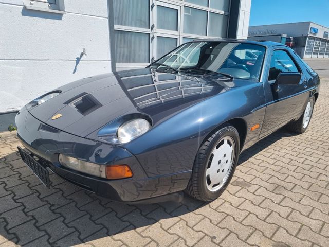 Porsche 928