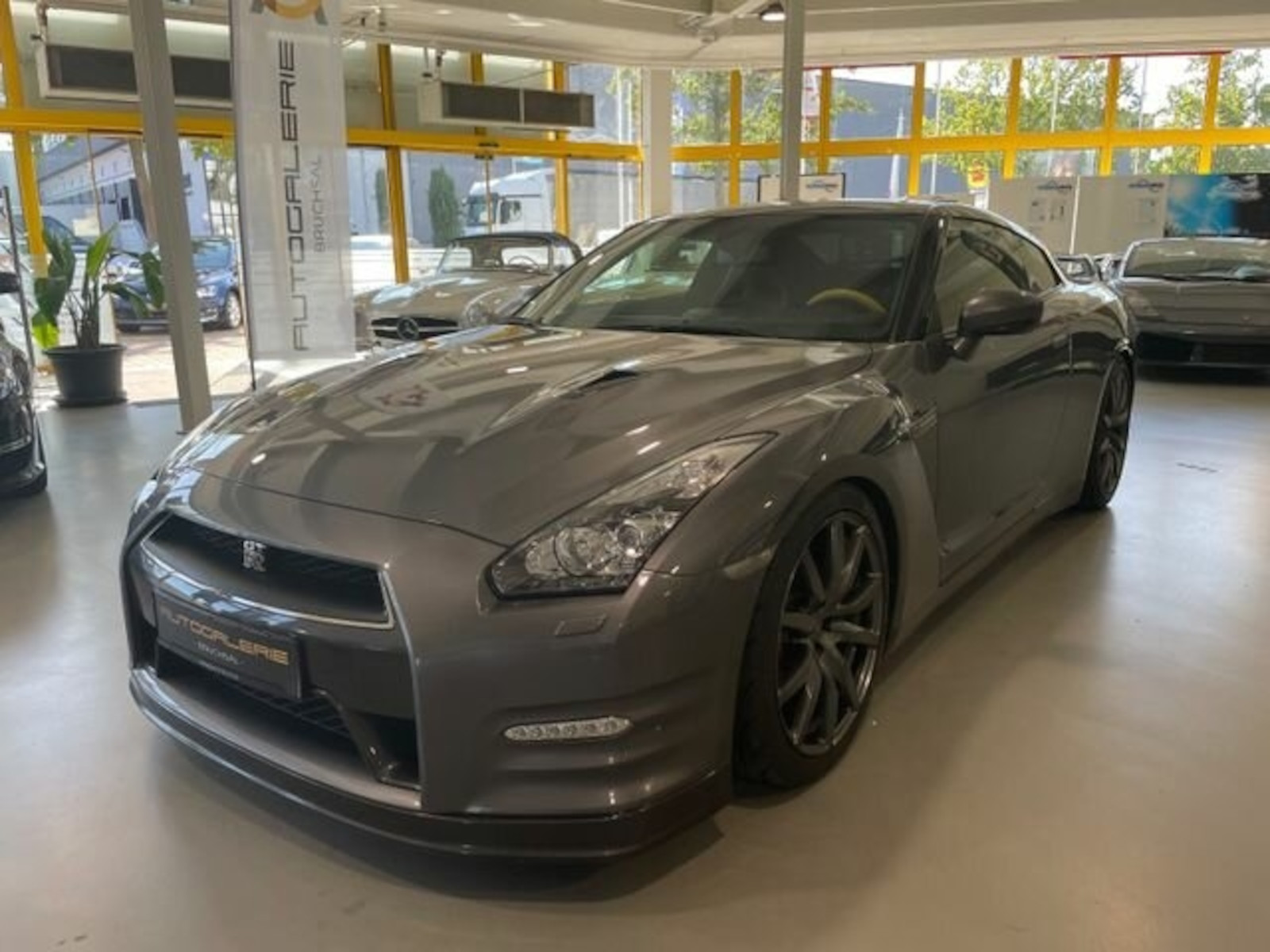 Nissan GT-R