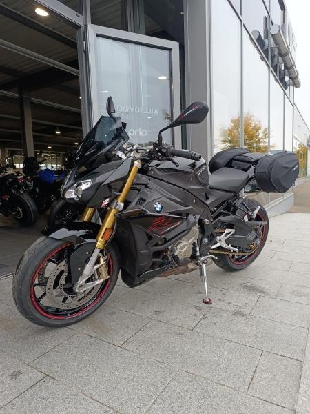 BMW S 1000 R mit 1 Jahr Gwl.