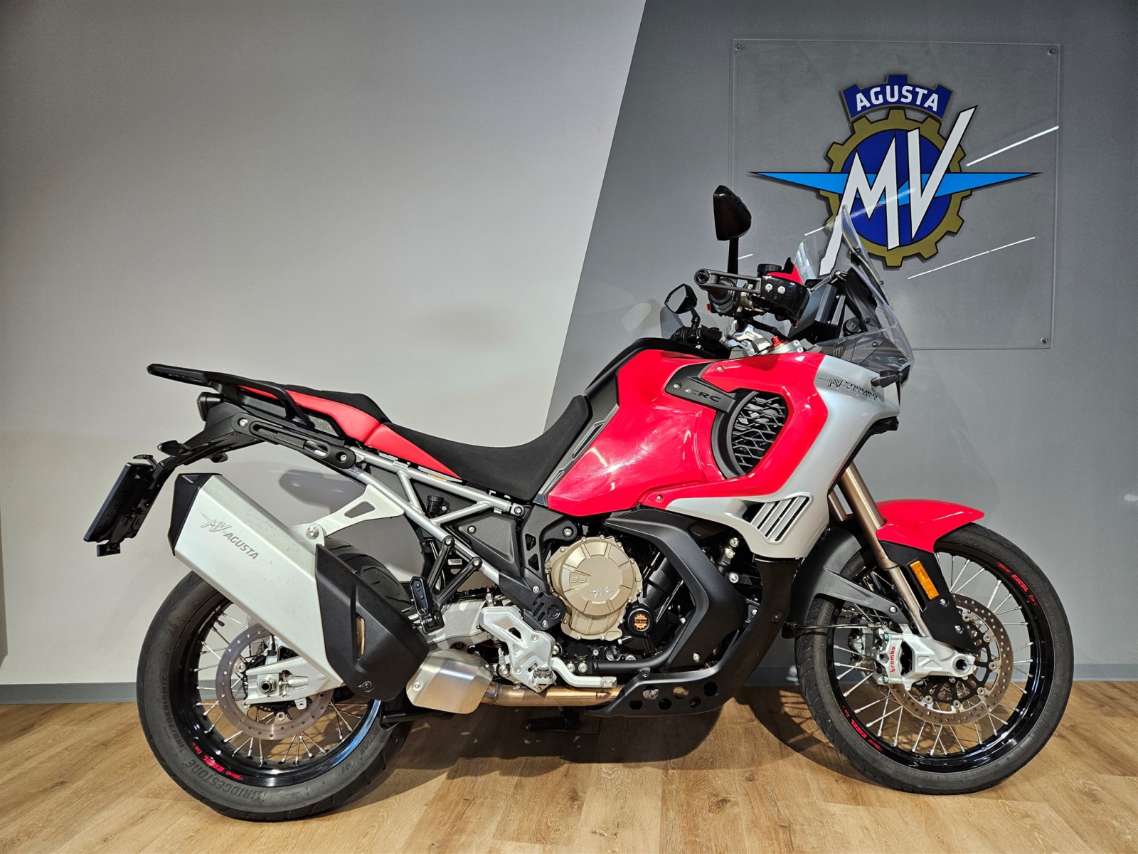 MV Agusta Enduro Veloce, Aktion inkl. Kofferstem und Zubehörpaket