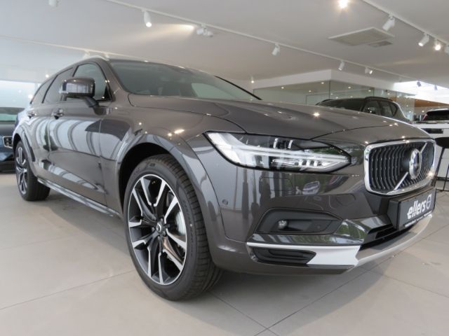 Volvo V90 Cross Country