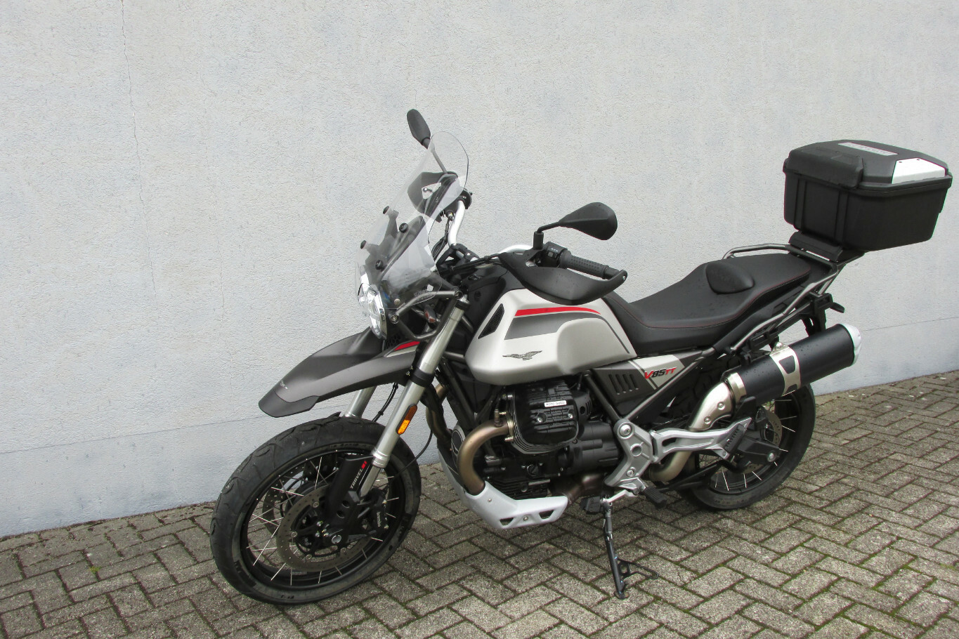 Moto Guzzi V85 TT Travel