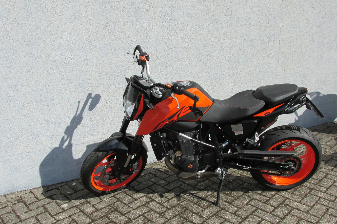 KTM Duke 690