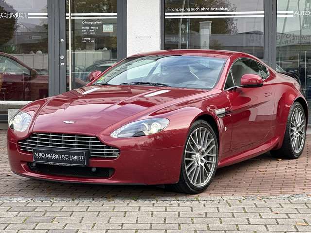 Aston Martin V8