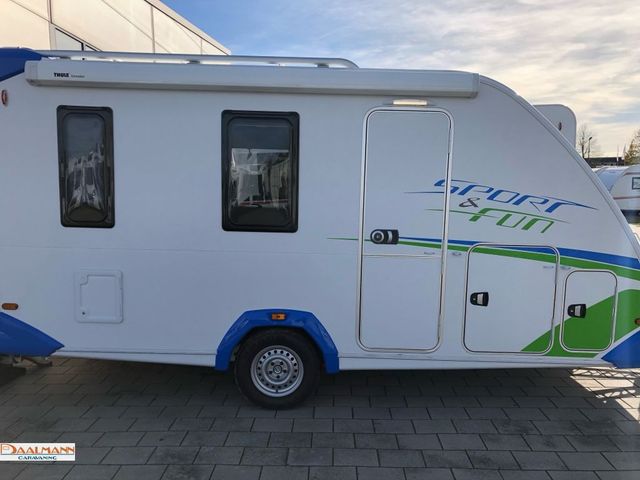 Knaus Sport&Fun 480 QL Markise, Tür v.l.