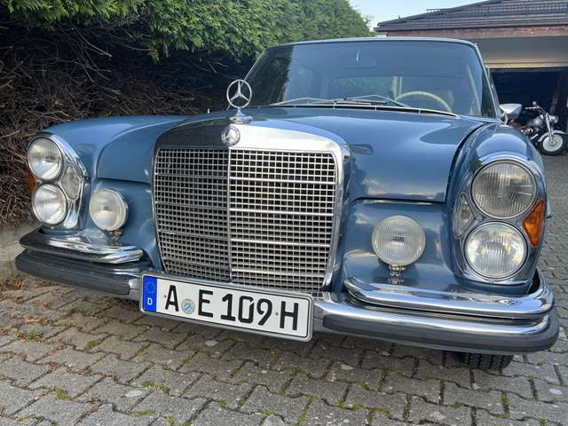 Mercedes-Benz 300