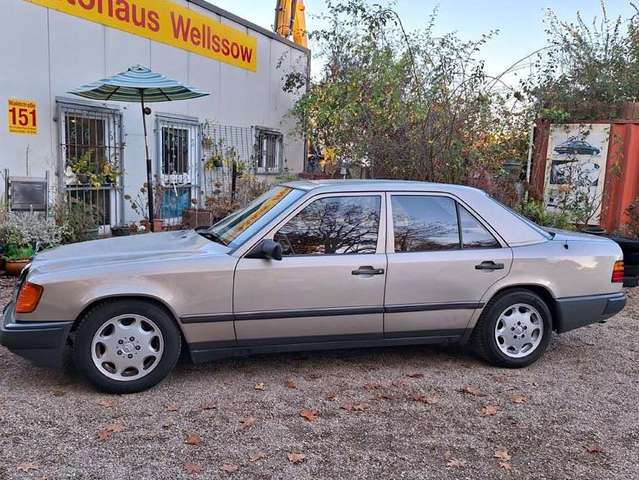 Mercedes-Benz E 260