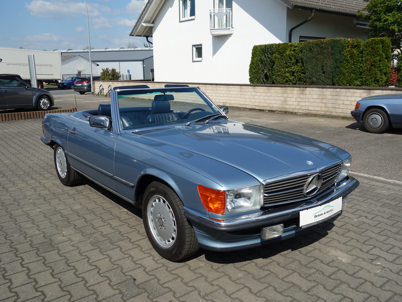 Mercedes-Benz SL 560