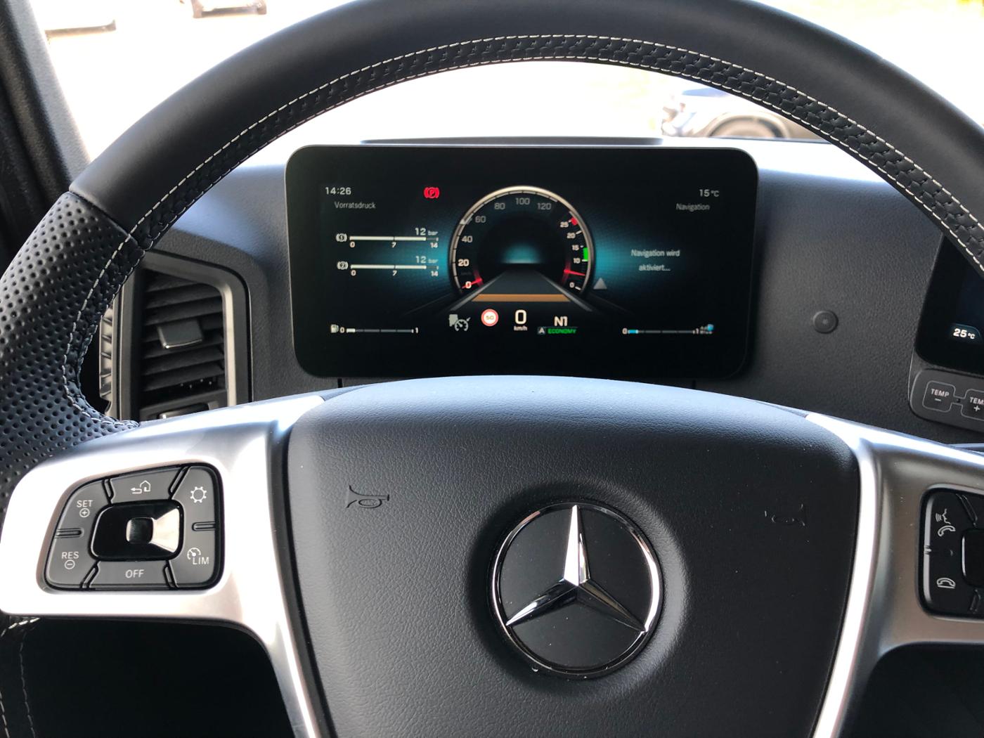 Mercedes-Benz SZM 1848 4x2 LS OM471 KlimaA Navi Luft AHK LED