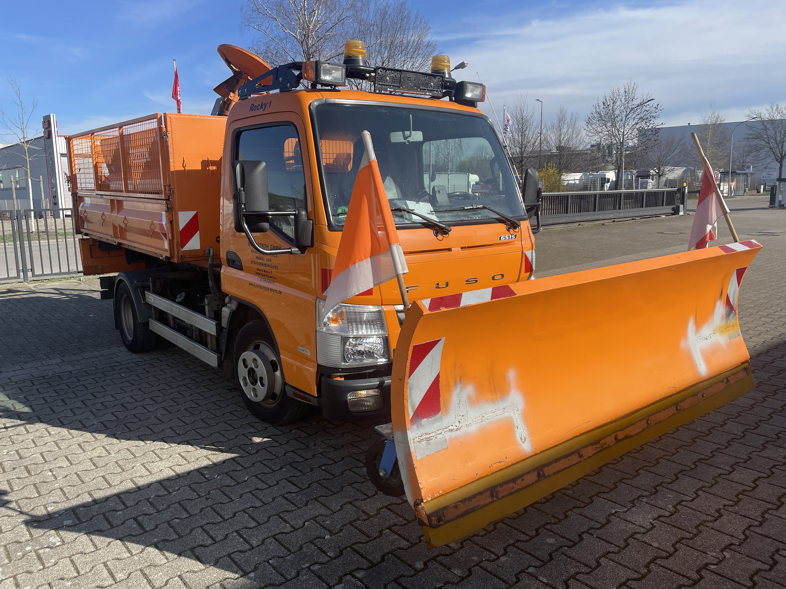 Fuso 6S 15 Abrollkipper +Schneeschieber +Salzstreuer