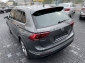 VW Tiguan Highline R-Line / AHK/ Navi/ Leder/Pano/