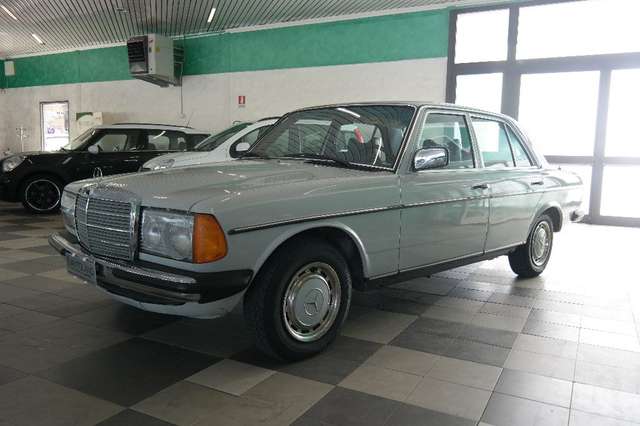 Mercedes-Benz 200