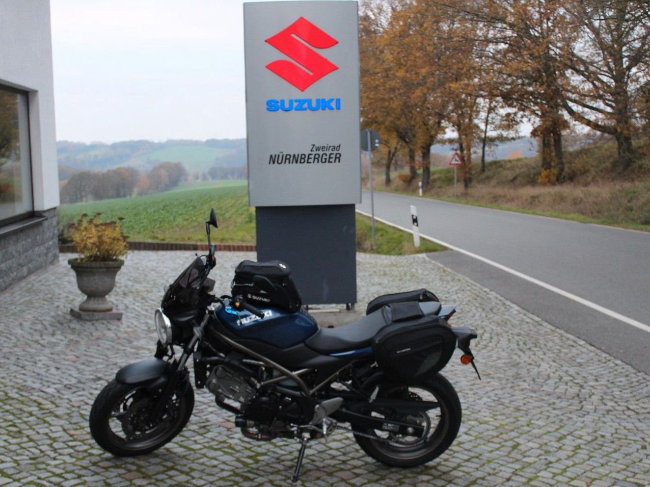 Suzuki SV 650, gepflegter Zustand - mit Zubehör