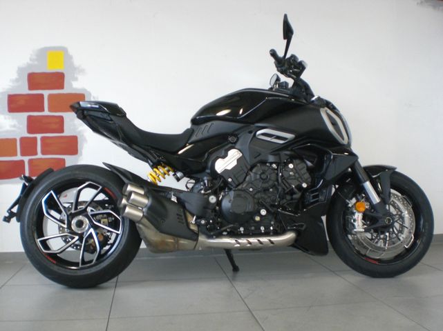 Ducati Diavel V4