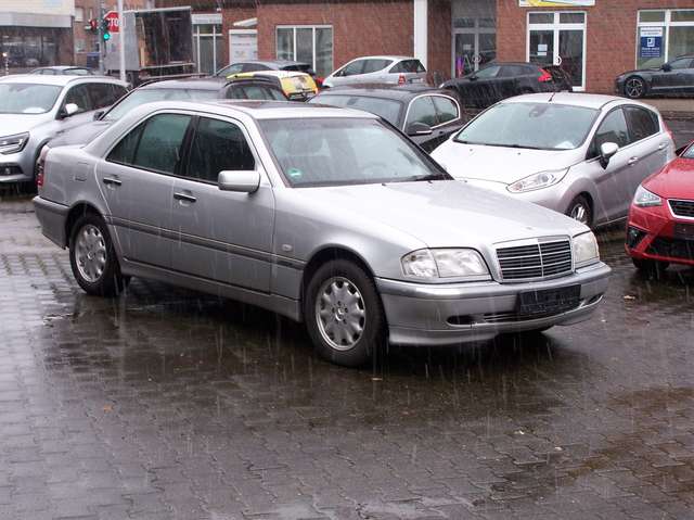 Mercedes-Benz C 180